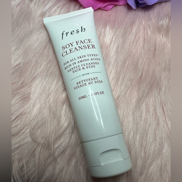 Fresh Soy Hydrating Face Wash & Umbrian Clay Pore-Purifying Mask Duo New. - Picture 8 of 9